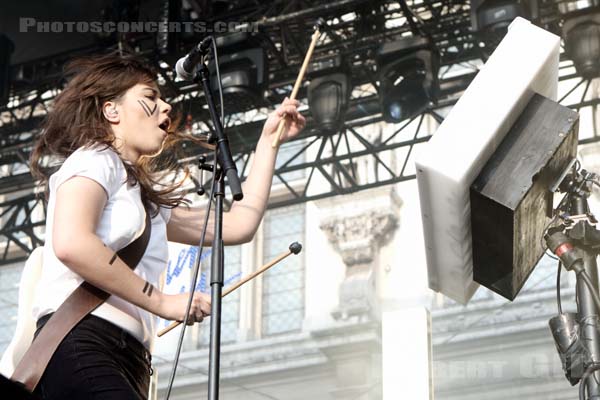 HYPHEN HYPHEN - 2016-07-22 - PARIS - Parvis de l'Hotel de Ville - Laura Christin